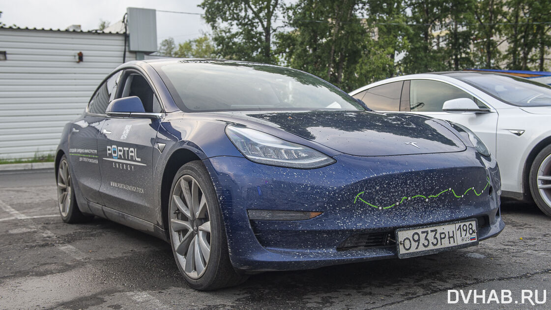 На электромобиле Tesla из Санкт-Петербурга в Хабаровск доехали путешественники (ФОТО)