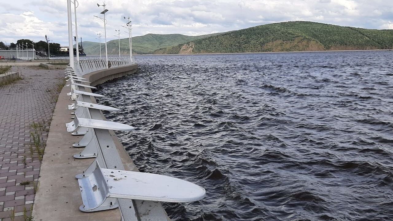 водомерный пост на реке