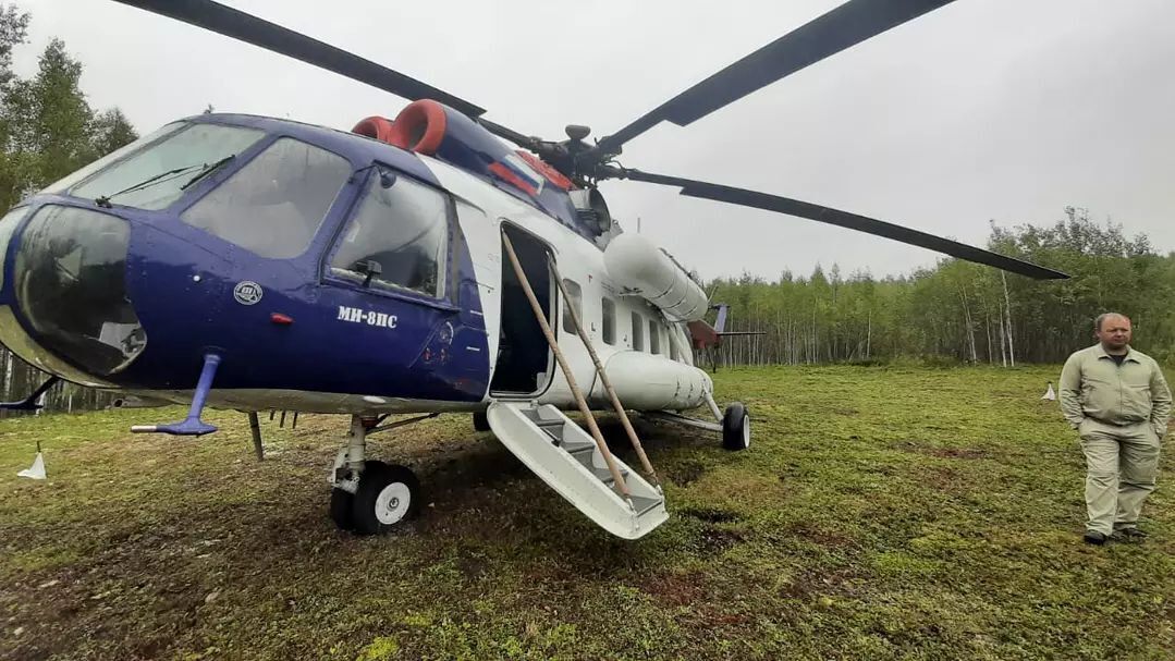 Избирком прилетел на вертолете за голосами сотрудников метеостанции в поддержку губернатора (ФОТО)