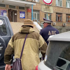 Водитель из Якутии, разъезжавший на Hummer по пляжу Русского острова, принёс извинения