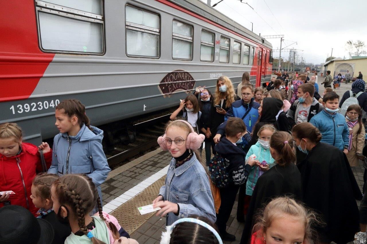 Магический экспресс. Поезд Гарри Поттера Стерлитамак. Поезд Гарри Поттера Волгоград. Магический поезд Гарри Поттера Хогвартс-экспресс Москва. Поезд Гарри Поттера в Саратове.