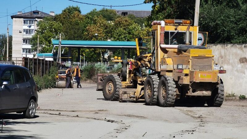 Ремонт дороги на Заливной начался в Биробиджане (ФОТО)