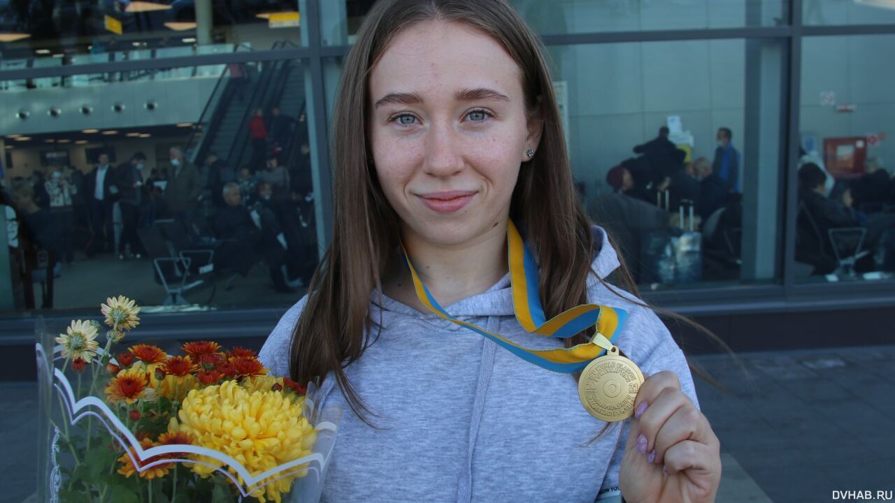 В Хабаровске встретили чемпионку мира по пауэрлифтингу Валерию Лещеву (ФОТО)