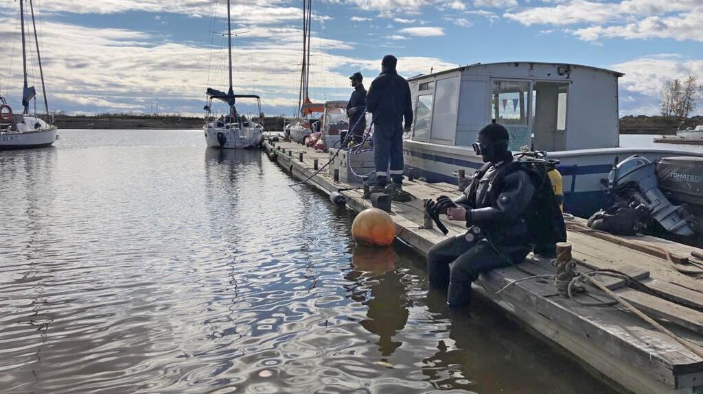 Десять дней под водой: спасатели провели учения в сложных условиях