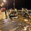 Ночью на Русском мосту сгорел Toyota Prius (ФОТО)