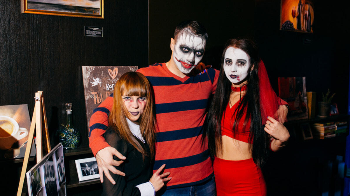 Самые крутые наряды хабаровчан на Хеллоуин вспомнил DVHAB.ru (ФОТО)