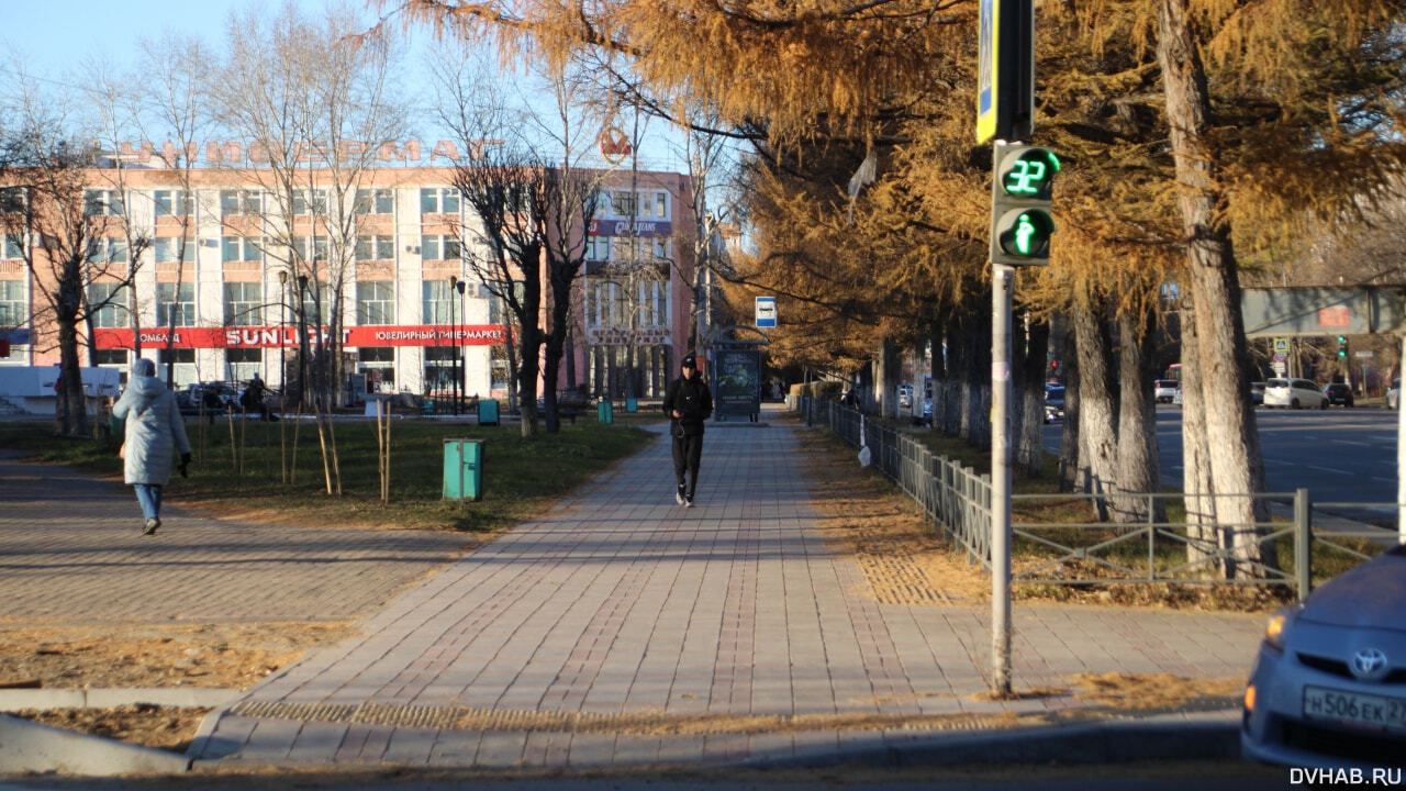 Погода в комсомольске на амуре по часам. Сквер фото. Хабаровск ноябрь. Комсомольск-на-Амуре ноябрь. Парк в Хабаровске в 2013.