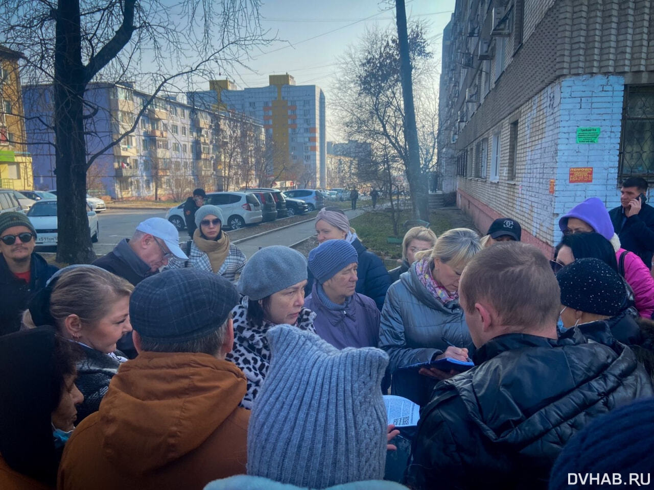 Конституция и свобода: в Хабаровске собирают подписи против QR-кодов