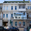 На фасаде исторического здания на Посьетской самовольно установили закрытый стеклянный балкон (ФОТО)