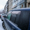 Машины "оделись" в толстую ледяную корку — newsvl.ru
