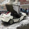Бетонная плита почти разрубила Nissan X-Trail пополам — newsvl.ru