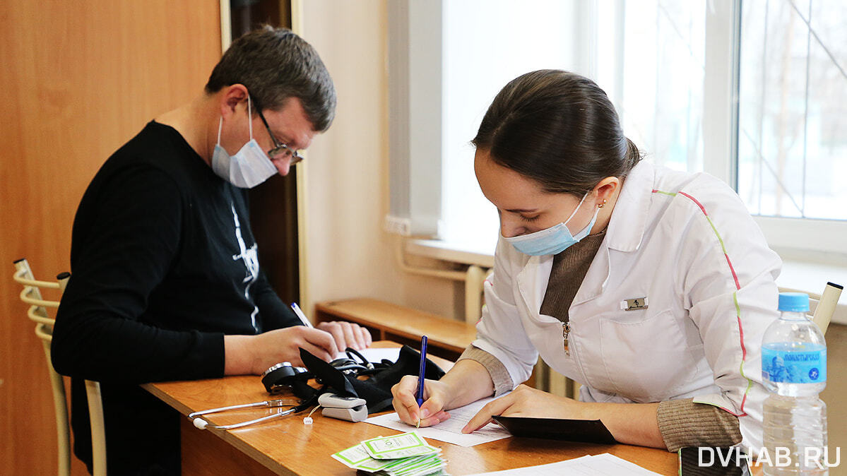 Прокуратура проверит законность вакцинации в школах Хабаровска