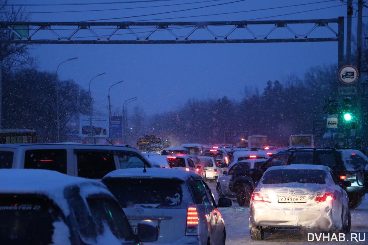 Где в Хабаровске даже не начали чистить дороги (ПЕРЕКЛИЧКА) — Новости  Хабаровска