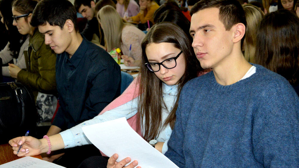 Почему не все студенты ушли на дистанциоку в Хабаровске - объяснили в Роспотребнадзоре