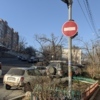 Знак пытались завесить пакетом, но его сорвал или ветер, или люди — newsvl.ru