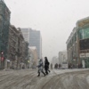 Несмотря на непогоду, людей на улицах много — newsvl.ru