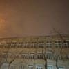 Со здания лицея № 41 (Воропаева, 31) снесло несколько железных листов с крыши. Фото читателей VL.ru — newsvl.ru