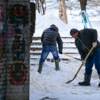 Лестницы во дворах сильно завалило снегом  — newsvl.ru