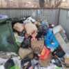 Алеутская, 17а. Снимок сделан 2 декабря - сейчас мусора прибавилось. Фото читателей VL.ru — newsvl.ru