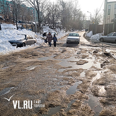 Во Владивостоке ищут источник течи, из-за которой дорога на БАМе покрылась льдом 