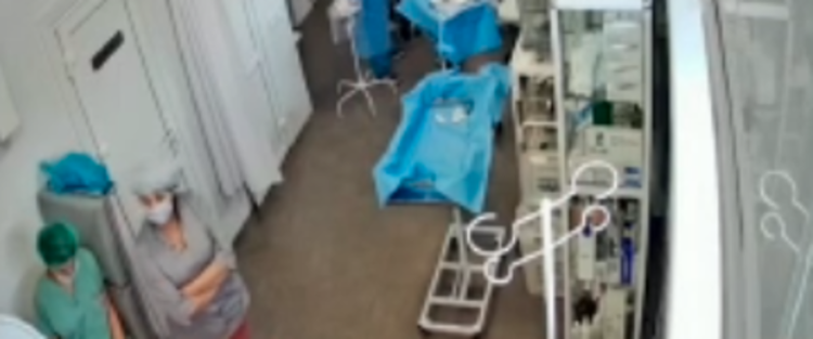 В больнице Арсеньева в туалете установили скрытую камеру