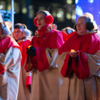 Сцена, изображающая рождественский хор, открыла представление — newsvl.ru