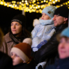 В такой морозный вечер родители как следует утеплили своих малышей — newsvl.ru