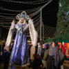 Вышли на площадь Владивостока и Дед Мороз со Снегурочкой — newsvl.ru