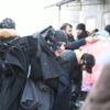 Люди скорее выносят одежду из павильонов — newsvl.ru