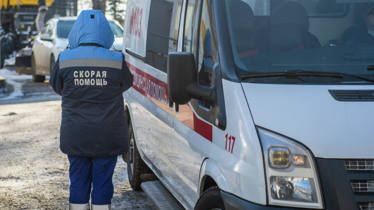Раздетого ребенка спасли от обморожения на улице врачи скорой в Амурске (ОБНОВЛЕНИЕ)