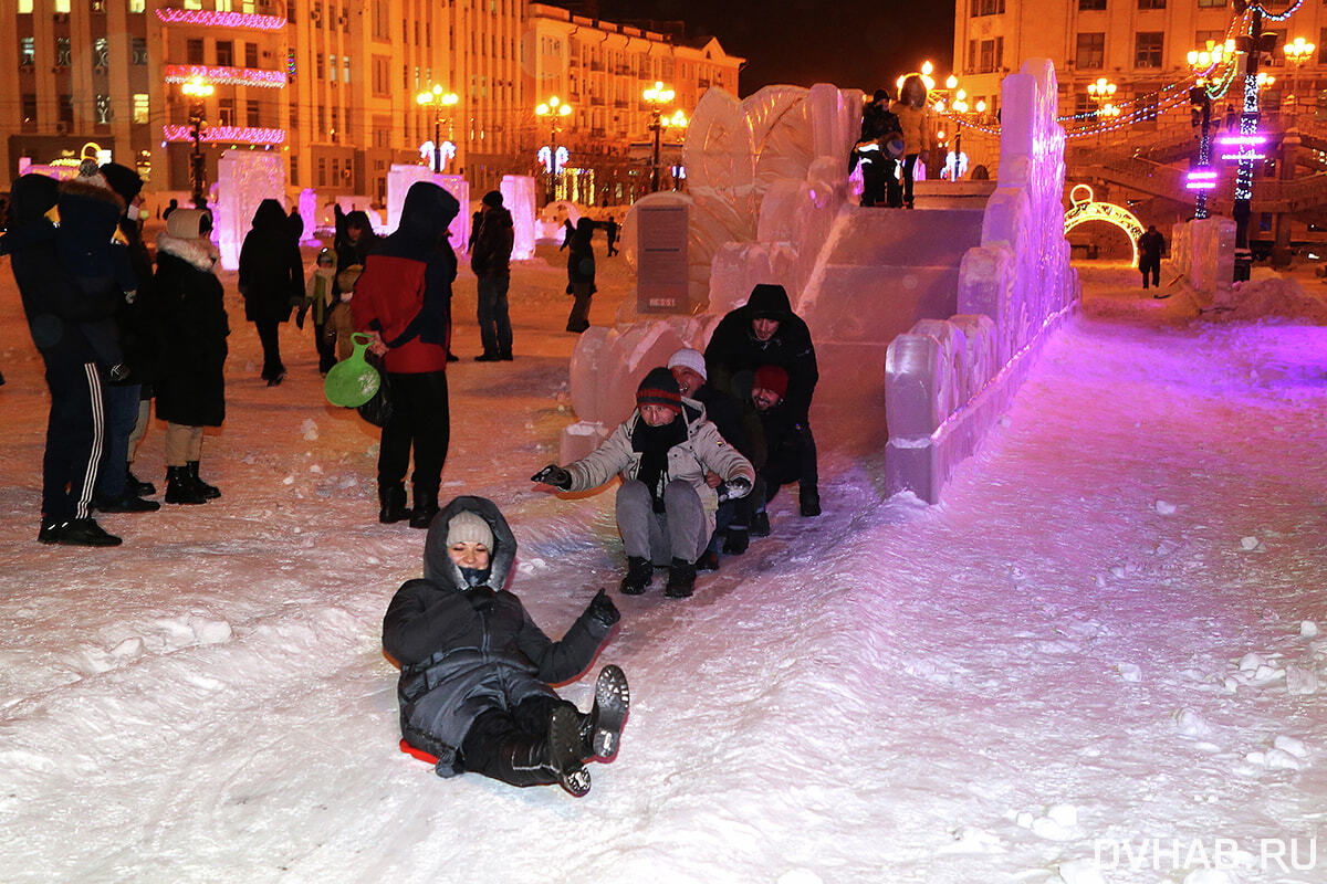 Новый год в хабаровске. Новогодний Хабаровск 2022. Хабаровск новый год. Новогодний Хабаровск 1995. Новогодний Хабаровск 2022 ночью.