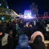 Гостям создавали новогоднее настроение несколько десятков артистов иммерсивного шоу — newsvl.ru