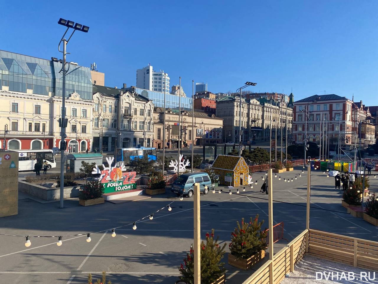 Площадь владивостока. Центральная площадь Владивостока. Хабаровск vs Владивосток. Площадь Владивостока 2022 фото. Новогодняя площадь Владивосток 2022.