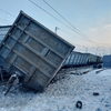 Под Иркутском с рельсов сошли 15 вагонов — поезда во Владивосток идут без опоздания