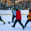 В футбол на льду играло очень много взрослых спортсменов — newsvl.ru