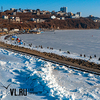 Клёвое место: сотни рыбаков заняли лёд в районе Токарёвского маяка (ФОТО)
