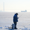 Рыбаки осваивают новое место — newsvl.ru