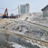 Из-за порыва трубопровода дорога у стройплощадки на Эгершельде покрылась льдом — newsvl.ru