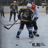 На уличных коробках во Владивостоке стартовал турнир по хоккею среди любителей (ФОТО)