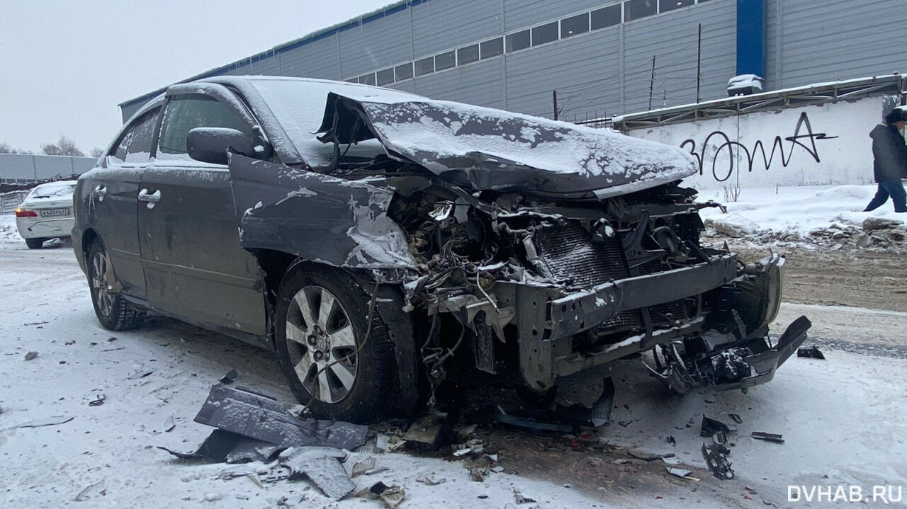 День тяжелый: аварию с шестью иномарками устроила автомобилистка на  Калараша (ФОТО) — Новости Хабаровска