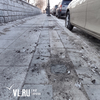 «Цепи – неотъемлемая часть Владивостока»: горожане про снос чугунных столбиков на тротуарах (ВИДЕОБЛИЦ)