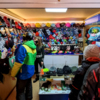 Также здесь можно купить шапки, шлемы, балаклавы и другие нужные для катания вещи — newsvl.ru
