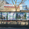 На прошлой неделе на заборе появились баннеры с изображением жилого квартала — newsvl.ru