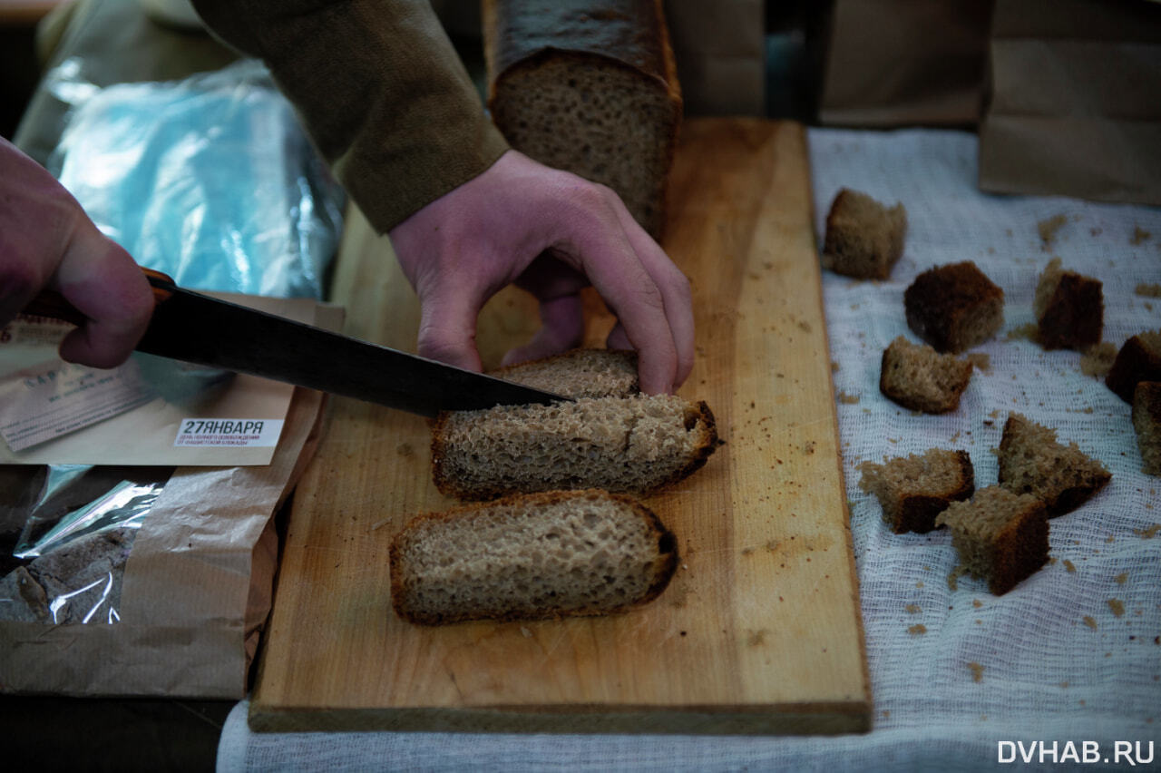 Пайка хлеба в блокадном ленинграде фото