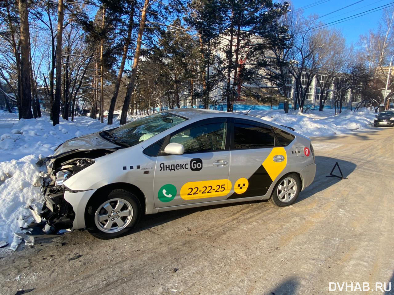 О дорогой Lexus разбил свою машину таксист на Амурском бульваре (ФОТО) —  Новости Хабаровска