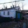 В дом несколько входов, с разных сторон он выкрашен по-разному — newsvl.ru