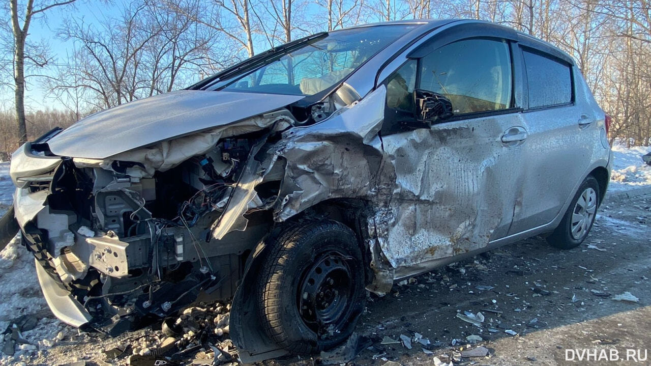 Арендованный Prius и две чужие машины разбил хабаровчанин (ФОТО; ВИДЕО) —  Новости Хабаровска