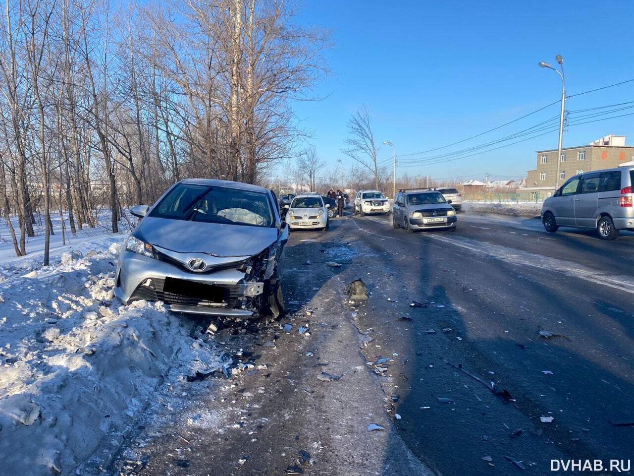 Арендованный Prius и две чужие машины разбил хабаровчанин (ФОТО; ВИДЕО) —  Новости Хабаровска