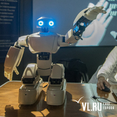Адам, Татьяна и другие роботы: жителям Владивостока показали будущее на мультимедийной выставке 