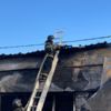 Выгоревшая пристройка невысокая, поэтому проблем с доступом у пожарных не было — newsvl.ru